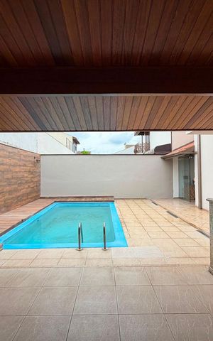 Casa à venda com 233m², 3 quartos e 6 vagas