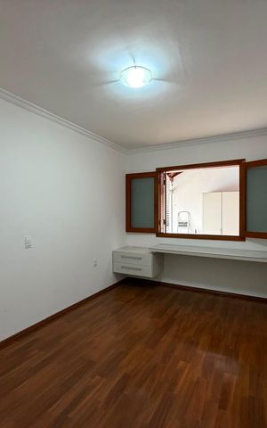Casa à venda com 233m², 3 quartos e 6 vagas