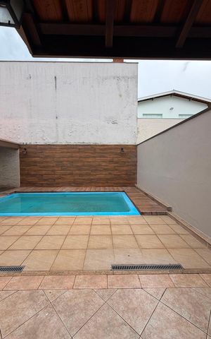 Casa à venda com 233m², 3 quartos e 6 vagas