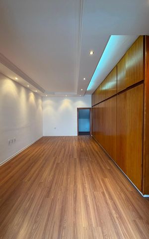 Casa à venda com 233m², 3 quartos e 6 vagas