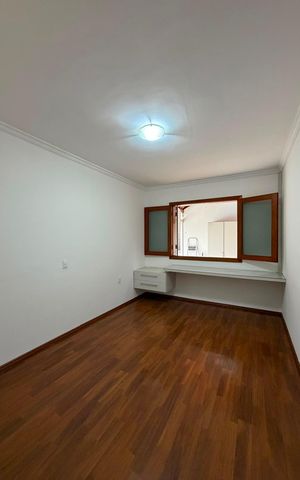Casa à venda com 233m², 3 quartos e 6 vagas