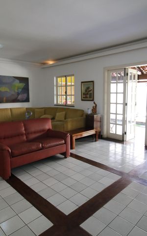 Casa de condomínio à venda com 675m², 6 quartos e 4 vagasSala