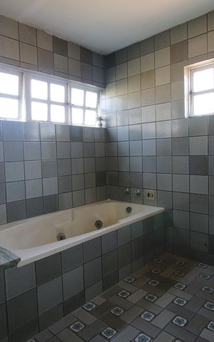 Casa de condomínio à venda com 675m², 6 quartos e 4 vagasBanheiro da Suíte 2