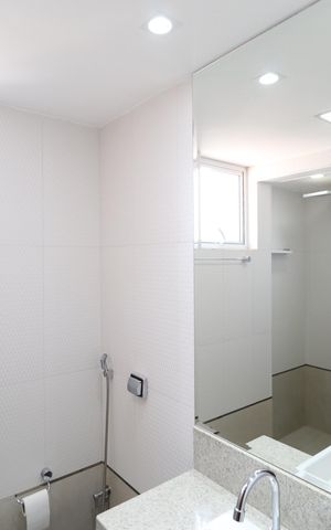 Apartamento para alugar com 73m², 2 quartos e 2 vagasBanheiro do Quarto 1