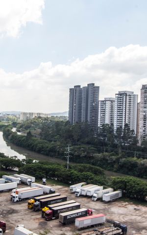 Apartamento à venda com 61m², 2 quartos e 1 vaga Apartamento à venda com 61m², 2 quartos e 1 vagaVista da Suíte