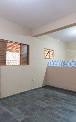 Casa para alugar com 28m², 1 quarto e 1 vaga Casa para alugar com 28m², 1 quarto e 1 vagaSala / Quarto
