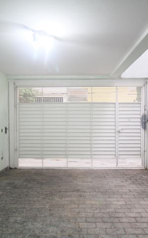 Casa à venda com 170m², 4 quartos e 3 vagasGaragem