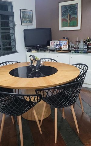 Casa à venda com 170m², 4 quartos e 3 vagas Casa à venda com 170m², 4 quartos e 3 vagasSala de Jantar