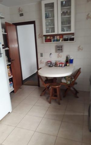 Casa à venda com 170m², 4 quartos e 3 vagas Casa à venda com 170m², 4 quartos e 3 vagasCozinha