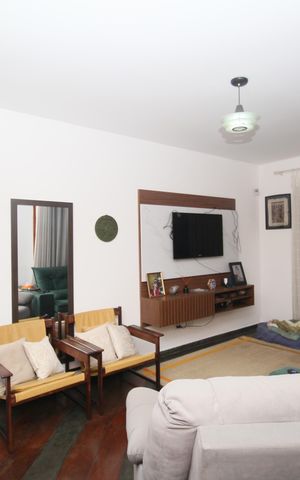 Casa à venda com 170m², 4 quartos e 3 vagasSala
