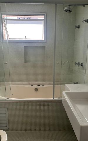 Casa para alugar com 250m², 3 quartos e 2 vagas
