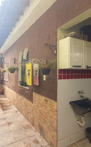 Casa à venda com 250m², 3 quartos e 1 vaga Casa à venda com 250m², 3 quartos e 1 vagaCozinha e Área de Serviço