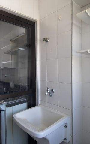 Apartamento à venda com 66m², 3 quartos e 2 vagas Apartamento à venda com 66m², 3 quartos e 2 vagasCozinha - Armários / Área de Serviço