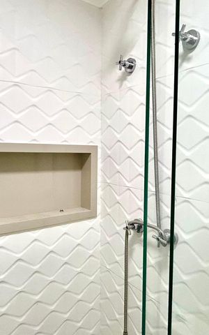 Apartamento à venda com 68m², 2 quartos e 1 vaga Apartamento à venda com 68m², 2 quartos e 1 vagaBanheiro 1