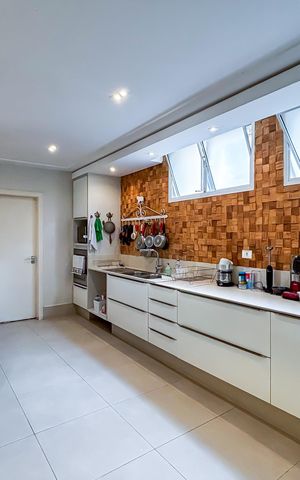 Apartamento à venda com 261m², 3 quartos e 2 vagas