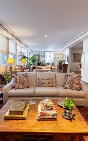 Apartamento à venda com 261m², 3 quartos e 2 vagas