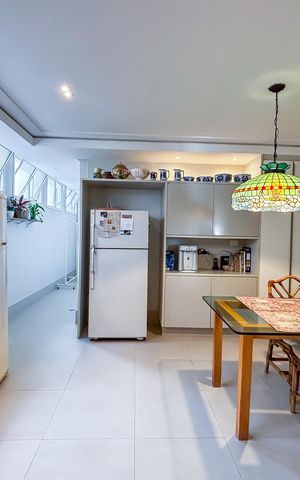 Apartamento à venda com 261m², 3 quartos e 2 vagas