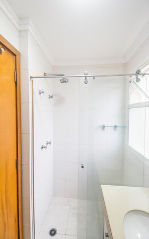 Apartamento para alugar com 113m², 2 quartos e 2 vagas Apartamento para alugar com 113m², 2 quartos e 2 vagasBanheiro da Suíte