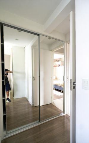 Apartamento para alugar com 96m², 2 quartos e 2 vagas Apartamento para alugar com 96m², 2 quartos e 2 vagasCloset da suíte 02