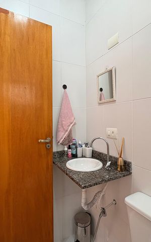 Apartamento à venda com 74m², 2 quartos e 1 vaga Apartamento à venda com 74m², 2 quartos e 1 vagaBanheiro