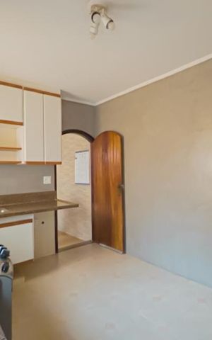 Casa à venda com 141m², 3 quartos e 2 vagas Casa à venda com 141m², 3 quartos e 2 vagasCozinha