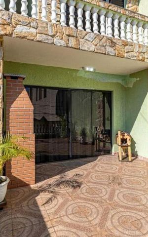 Casa à venda com 180m², 4 quartos e 3 vagas