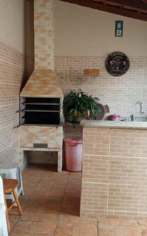 Casa à venda com 156m², 3 quartos e 5 vagas
