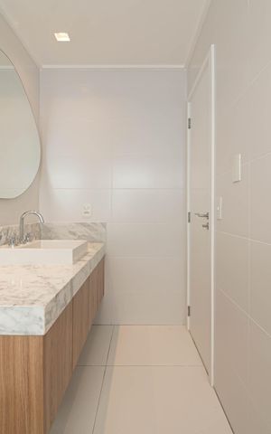 Apartamento para alugar com 227m², 4 quartos e 3 vagas Apartamento para alugar com 227m², 4 quartos e 3 vagasBanheiro da Suíte 2