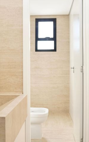Apartamento à venda com 87m², 3 quartos e 2 vagas Apartamento à venda com 87m², 3 quartos e 2 vagasBanheiro das Semi-suítes