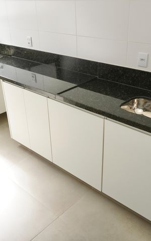 Apartamento à venda com 87m², 3 quartos e 2 vagas Apartamento à venda com 87m², 3 quartos e 2 vagasCozinha e Área de Serviço
