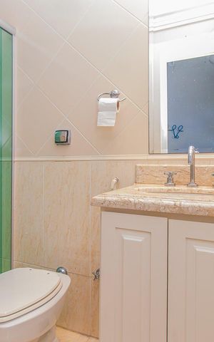 Casa de condomínio à venda com 208m², 4 quartos e 3 vagasBanheiro
