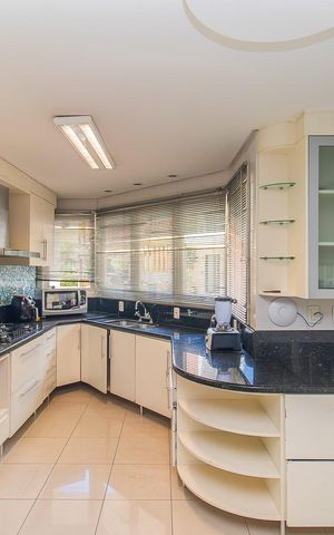 Casa de condomínio à venda com 208m², 4 quartos e 3 vagasCozinha