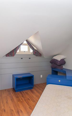 Casa de condomínio à venda com 208m², 4 quartos e 3 vagasQuarto