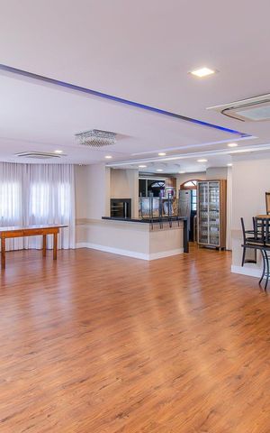 Casa de condomínio à venda com 208m², 4 quartos e 3 vagasÁrea externa