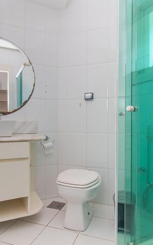 Casa de condomínio à venda com 208m², 4 quartos e 3 vagasBanheiro