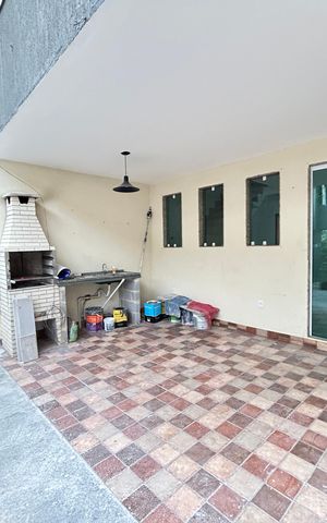 Casa de condomínio à venda com 280m², 3 quartos e 2 vagasVaranda