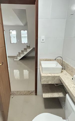 Casa de condomínio à venda com 280m², 3 quartos e 2 vagasBanheiro Social