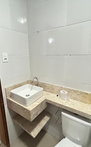 Casa de condomínio à venda com 280m², 3 quartos e 2 vagasBanheiro Social