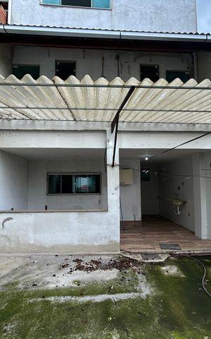 Casa de condomínio à venda com 280m², 3 quartos e 2 vagasQuintal