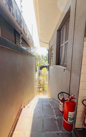 Casa para alugar com 601m², 6 quartos e 4 vagas