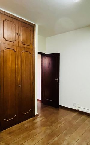 Casa para alugar com 601m², 6 quartos e 4 vagas