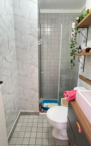 Apartamento à venda com 64m², 3 quartos e 1 vaga Apartamento à venda com 64m², 3 quartos e 1 vagaBanheiro Social