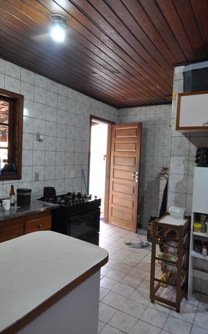 Casa para alugar com 1400m², 3 quartos e 15 vagasCozinha