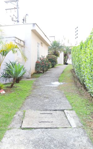 Casa de condomínio à venda com 60m², 2 quartos e 1 vagaÁrea comum