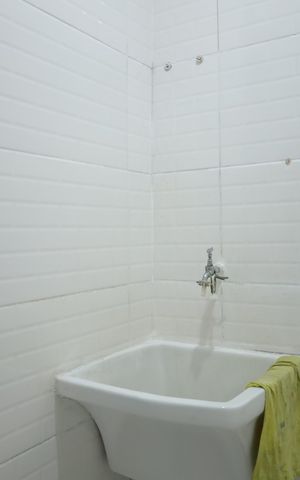 Casa de condomínio à venda com 60m², 2 quartos e 1 vagaÁrea de Serviço