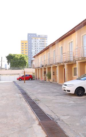 Casa de condomínio à venda com 60m², 2 quartos e 1 vagaÁrea comum - Estacionamento