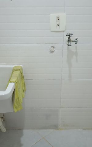 Casa de condomínio à venda com 60m², 2 quartos e 1 vagaÁrea de Serviço