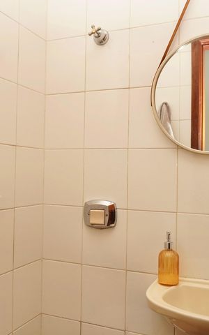 Apartamento à venda com 200m², 3 quartos e 2 vagas Apartamento à venda com 200m², 3 quartos e 2 vagasEscritório - Banheiro
