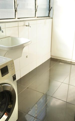 Apartamento à venda com 200m², 3 quartos e 2 vagas Apartamento à venda com 200m², 3 quartos e 2 vagasÁrea de Serviço