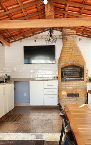 Apartamento à venda com 200m², 3 quartos e 2 vagas Apartamento à venda com 200m², 3 quartos e 2 vagasÁrea da Cobertura - Espaço Gourmet